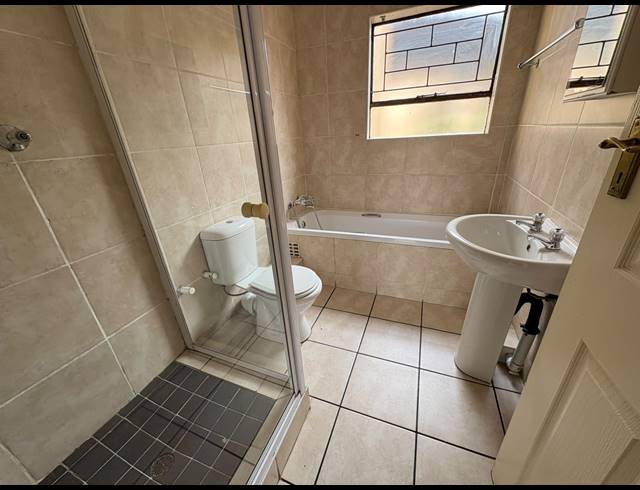 2 BEDROOM FLAT FOR SALE IN VAALPARK
